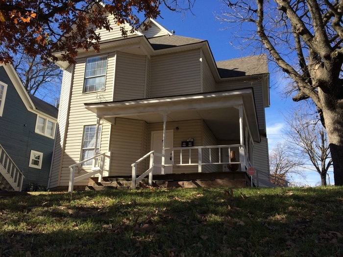 Primary Photo - Large Duplex