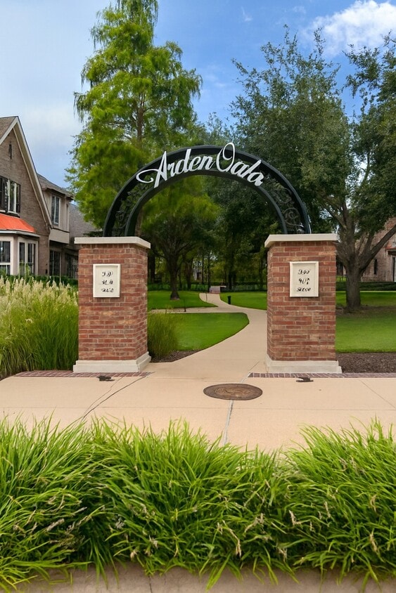 Foto principal - 907 Arden Oaks Dr