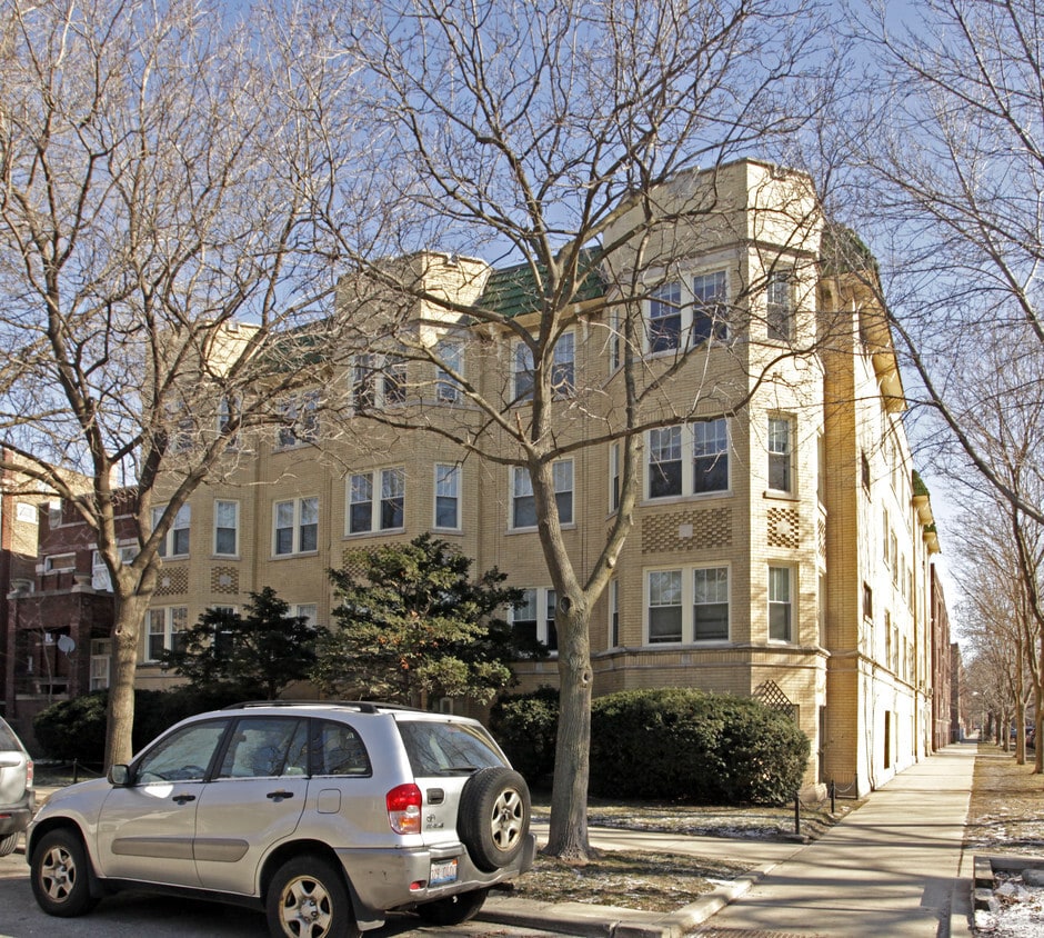 Building Photo - 2612-2616 W. Leland Ave Apts
