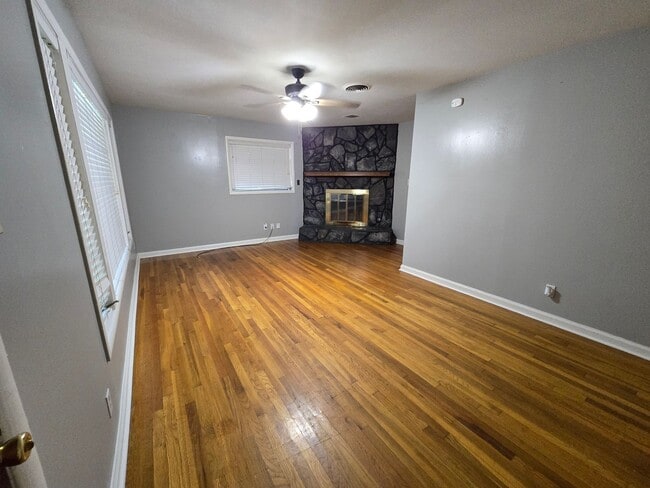 Foto del edificio - 111 Easthaven Rd