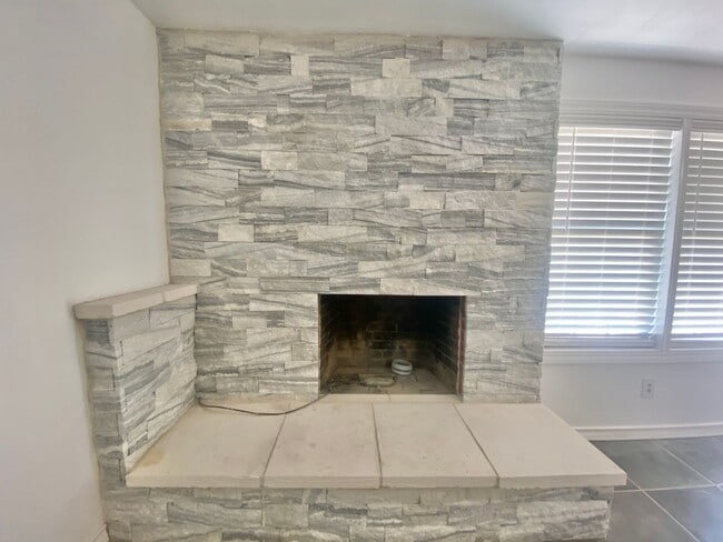 Foto del edificio - Newly remodeled home now available -