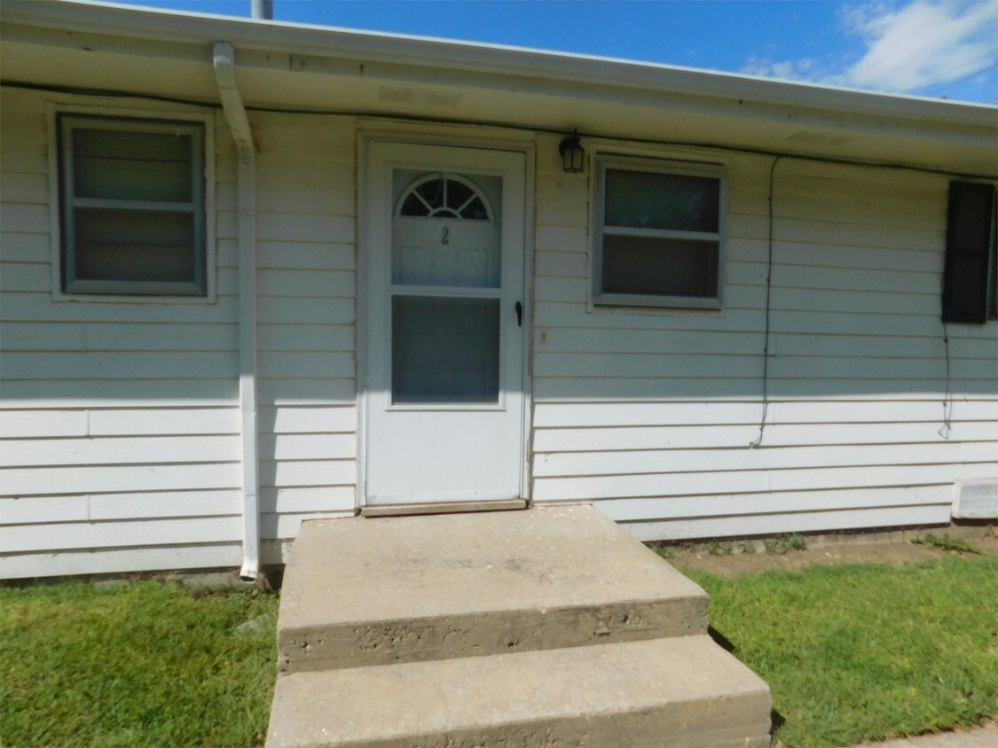 Primary Photo - 702 W 12th St