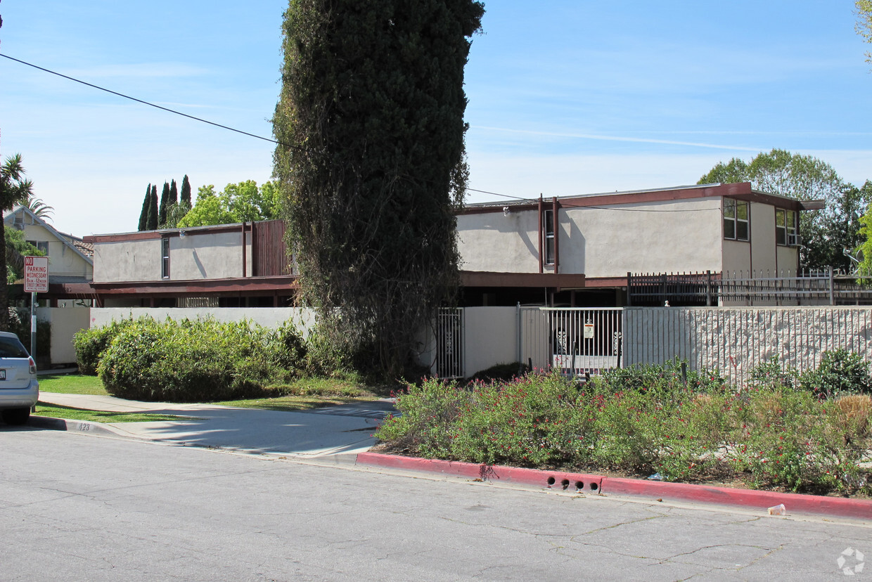 Primary Photo - 423 N Lincoln Ave