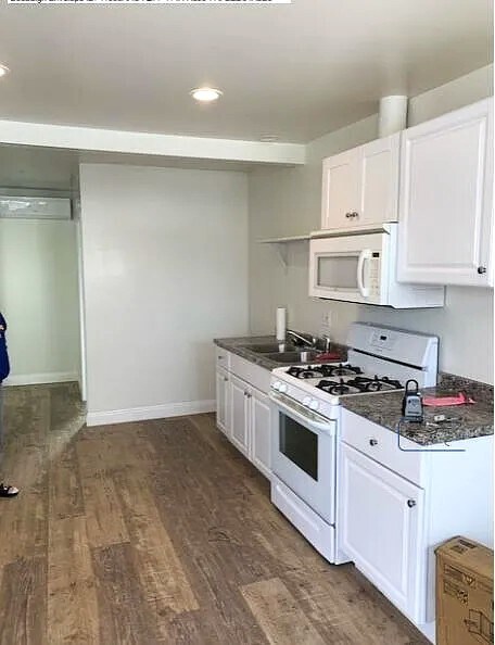 Foto del edificio - 1256 1/2 Rolland Curtis Pl