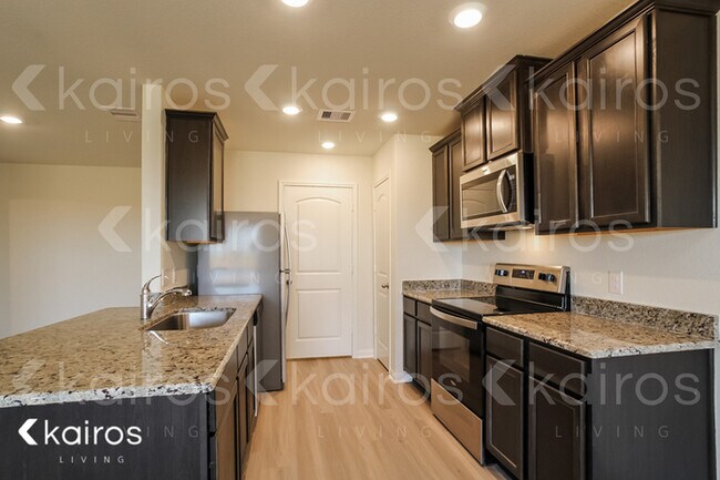 Foto del edificio - 8406 Longshore Slope Rd