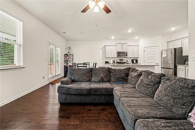 Building Photo - 639 Blue Juniper Cir