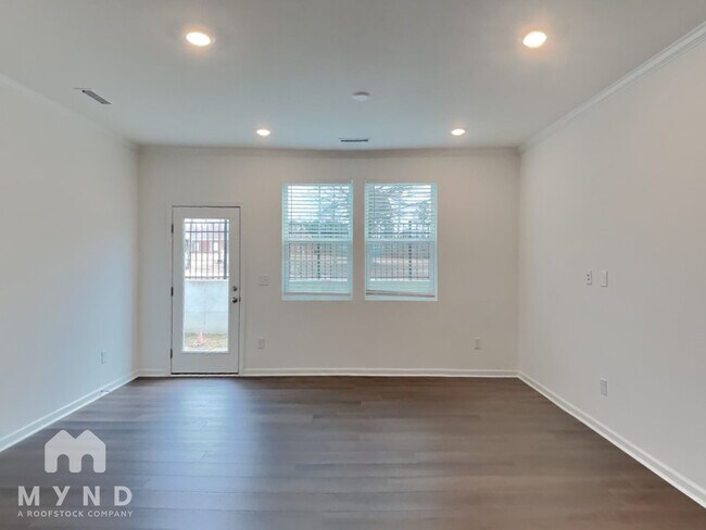 Foto del edificio - 1506 Crescent Townes Wy