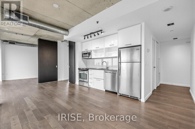 Building Photo - 32 Trolley Cres