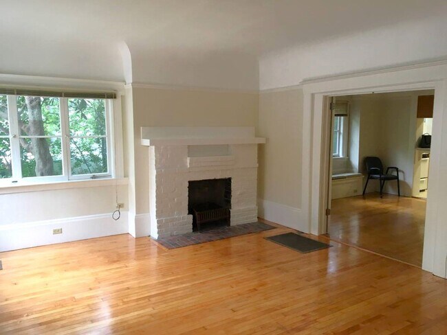Foto del edificio - 2642 Derby St