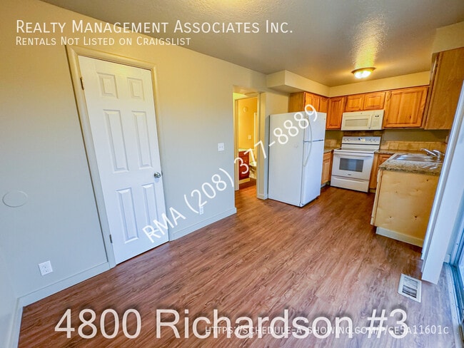 Building Photo - Great Townhouse Located on The Bench!!!