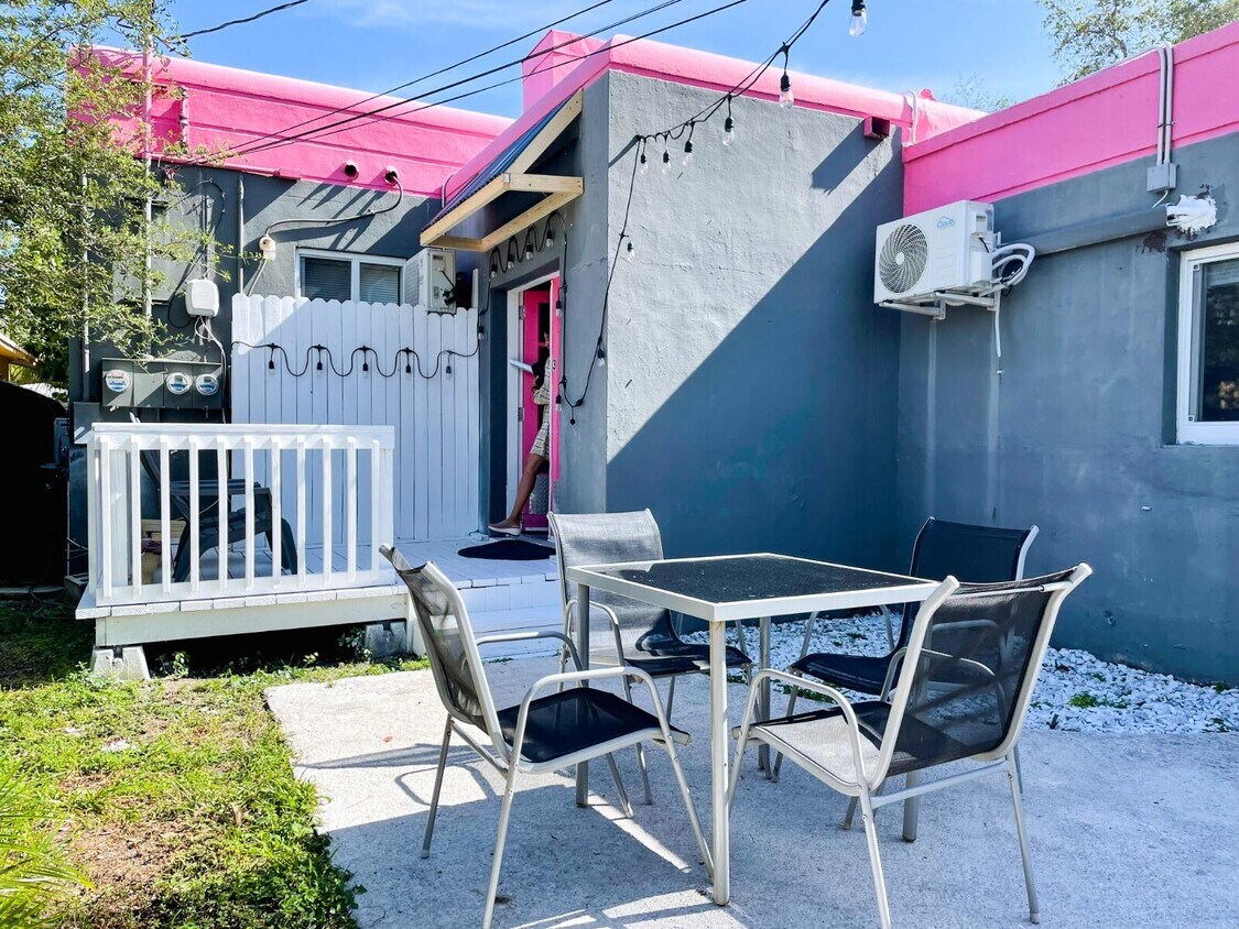 1727 Johnson St Unit 3, Hollywood, FL 33020 Condo for Rent in