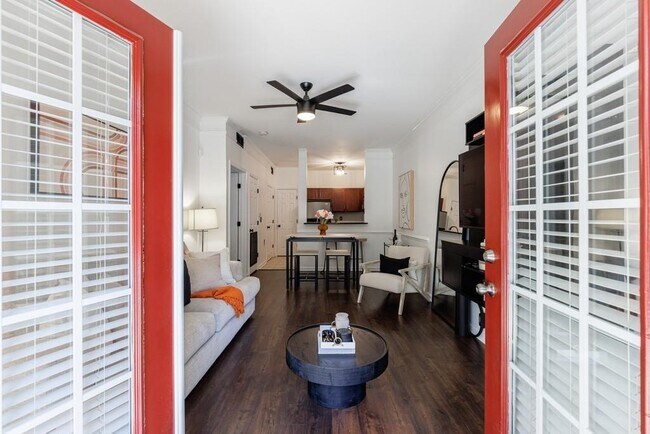 Foto del edificio - 2700 Pine Tree Rd NE