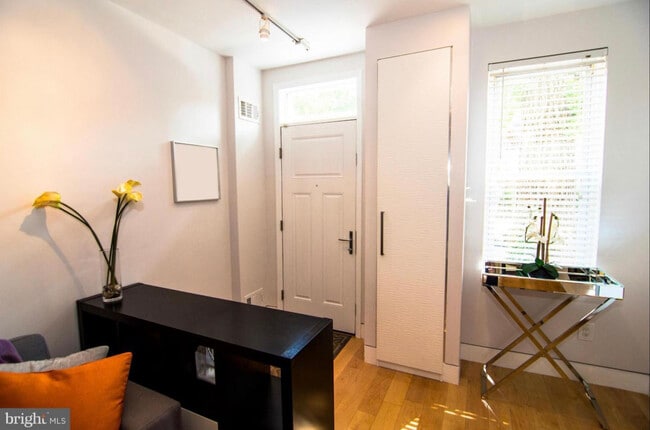 Photo - 606 14th Pl NE (Washington, DC) Townhome
