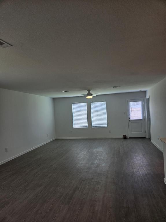 Foto del edificio - 10710 Ellerston Rd