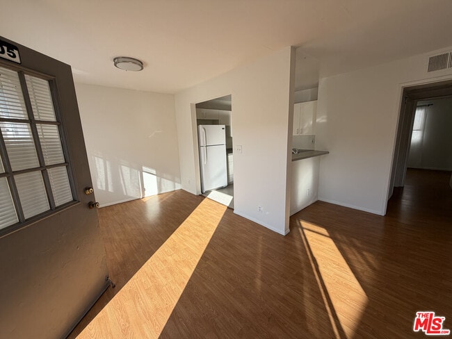 Building Photo - 326 S Manhattan Pl