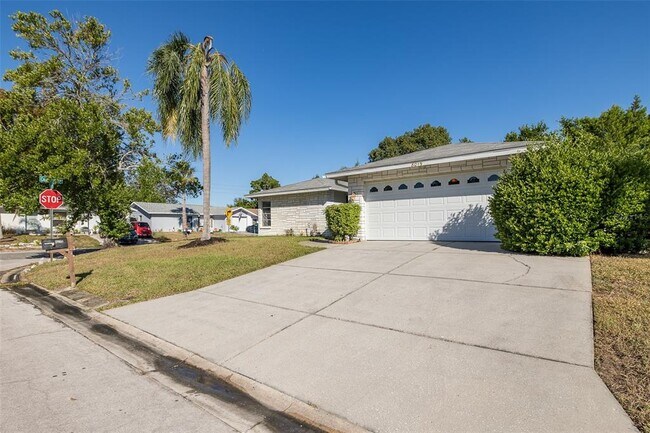 Building Photo - 8015 San Fernando Dr