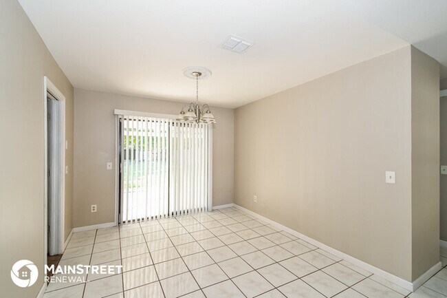 Foto del edificio - Available Soon!