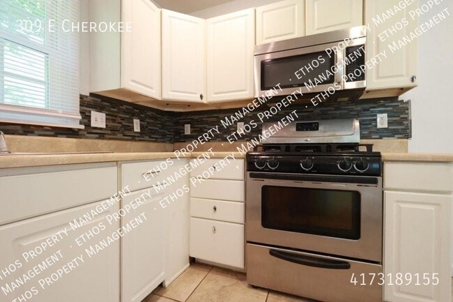 Building Photo - 309 E Cherokee-