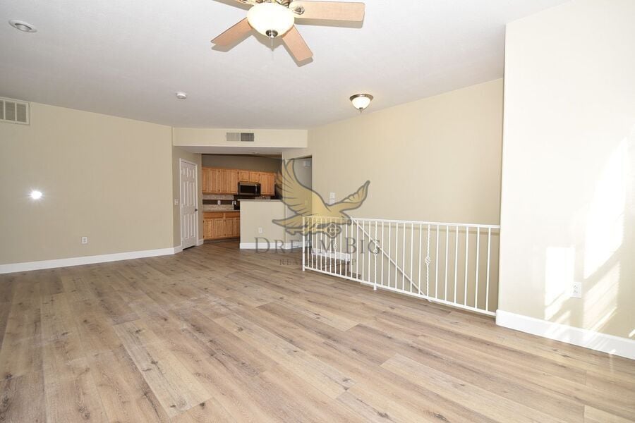 Primary Photo - 8555 W Russell Rd