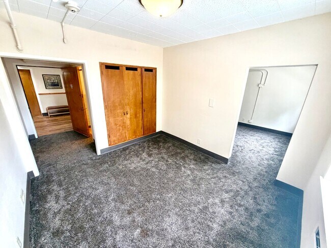 Foto del edificio - Eagle Crest Village Apartments #212: 1bdrm/1bath – All Utilities & Wi-Fi Included!