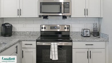 Building Photo - 3050 Steeple Cir