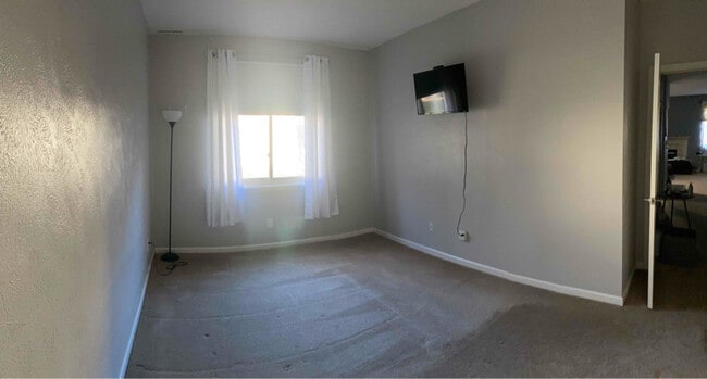 Building Photo - 124 Grenadier Ct