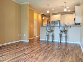 Building Photo - 3872 S Lake Dr