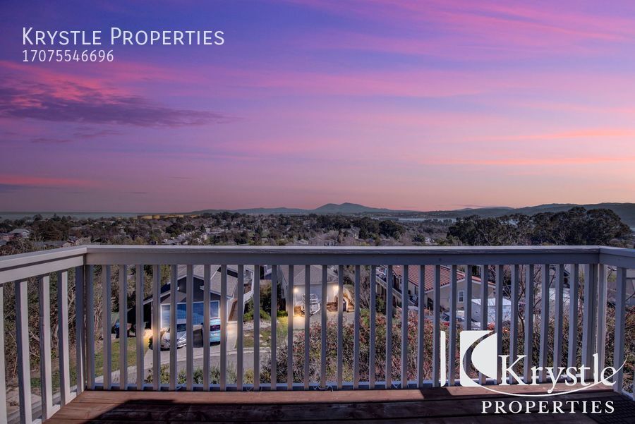Corner condo with breathtaking view in Ben... House for Rent in Benicia, CA