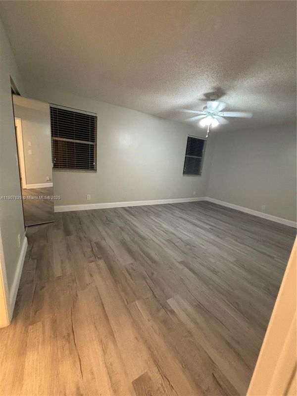 Foto del edificio - 2661 Huron Way
