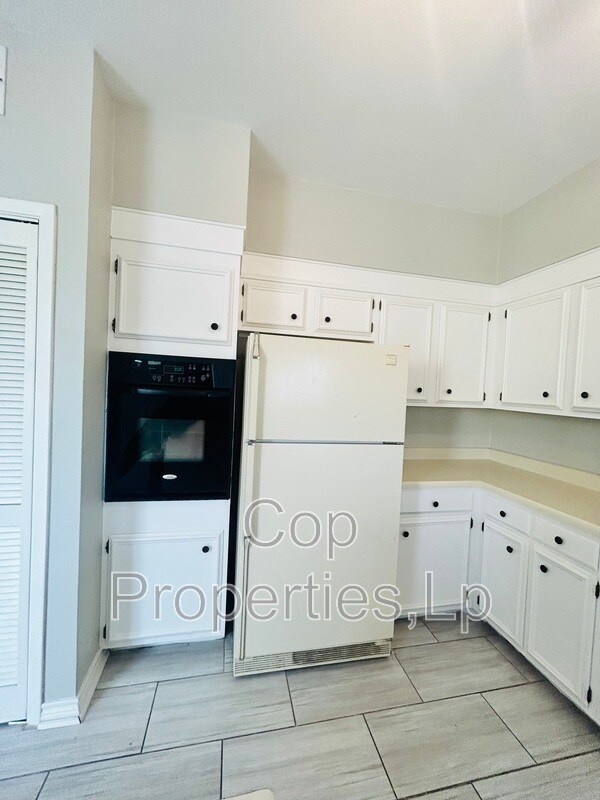 Foto del edificio - 3678 Hidden Dr