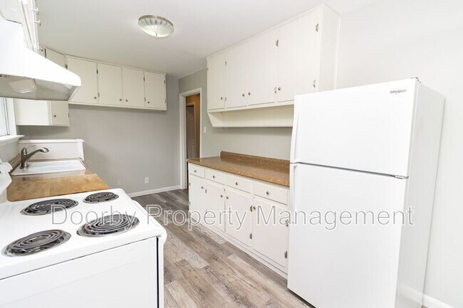 Building Photo - 304 McDonald Dr