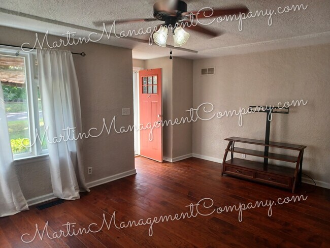 Foto del edificio - 1616 W 14th St