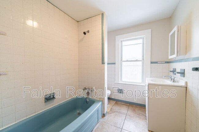 Building Photo - 212 N 2nd St