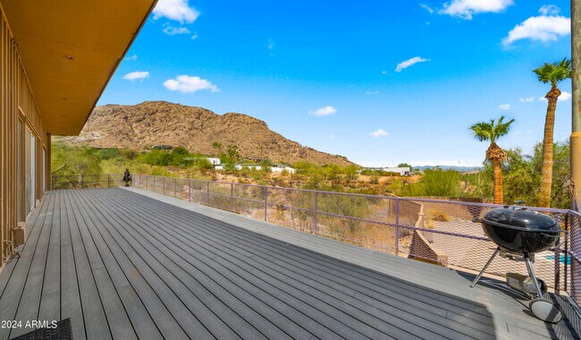 Building Photo - 6030 E Quartz Mountain Rd