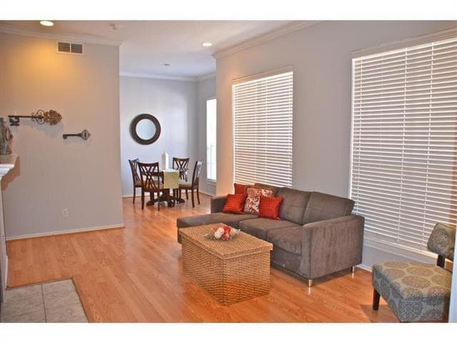 Building Photo - 3311 Blackburn St