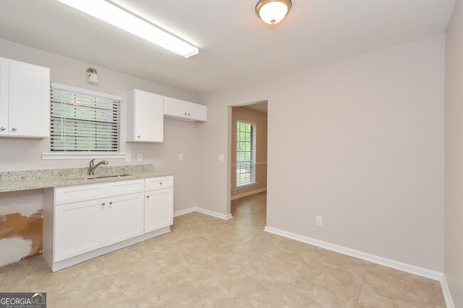 Foto del edificio - 705 Briarwood Rd SW
