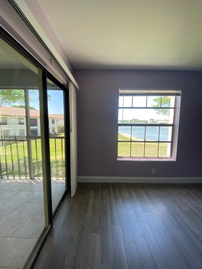 Foto del edificio - 2800 Palmwood Terrace