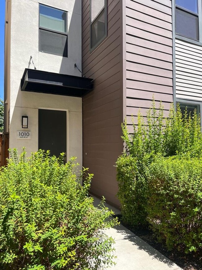 Building Photo - 1010 Mudpie Lane