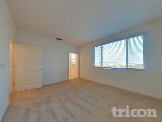 Building Photo - 2054 Delta Vw Ave