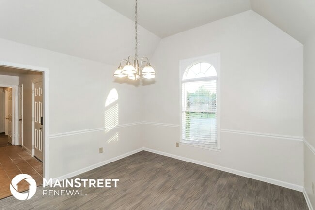 Building Photo - 2107 Chingford Cove