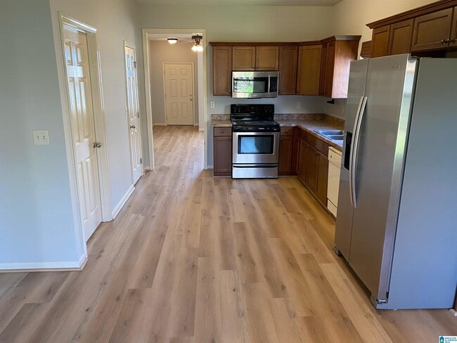 Foto del edificio - 2118 Adkins Pl
