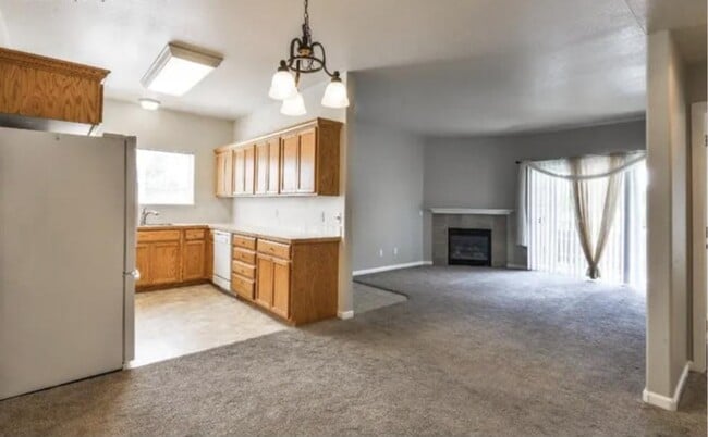 Building Photo - 126 Beacon Way