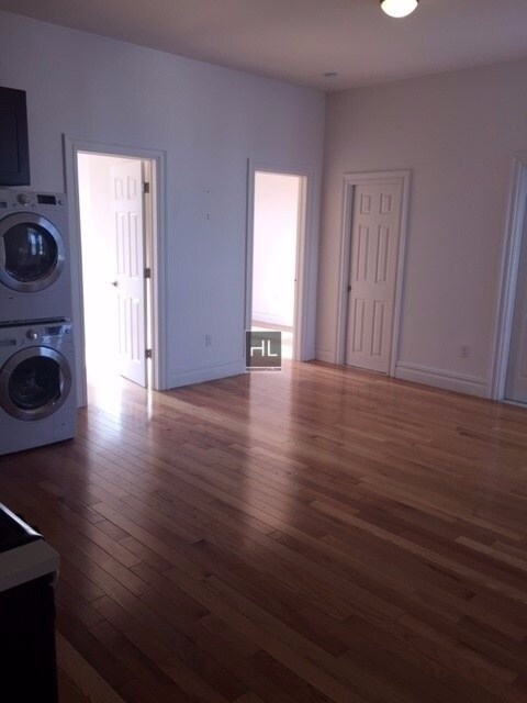 Primary Photo - Great No Fee Two Bedroom in Astoria, NY