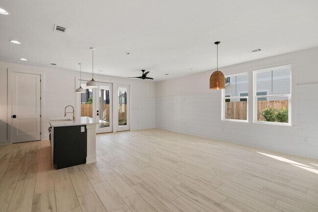 Building Photo - 94 Woodshire Dr