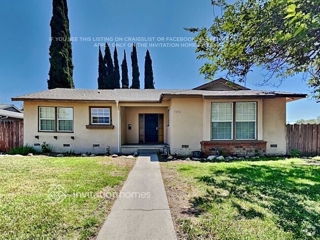 Building Photo - 9930 Montgomery Ave