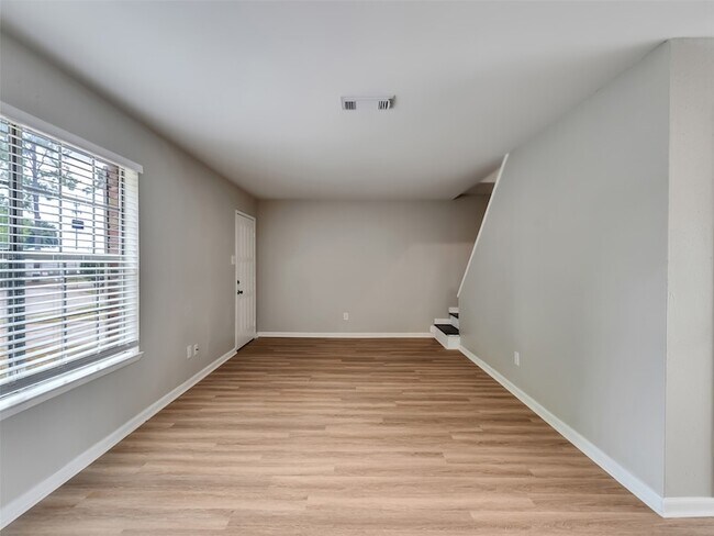 Foto del edificio - 4003 Swinden Dr