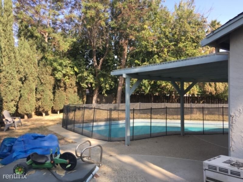 Foto principal - 3 br, 2 bath House - 1489 Daffodil Ct