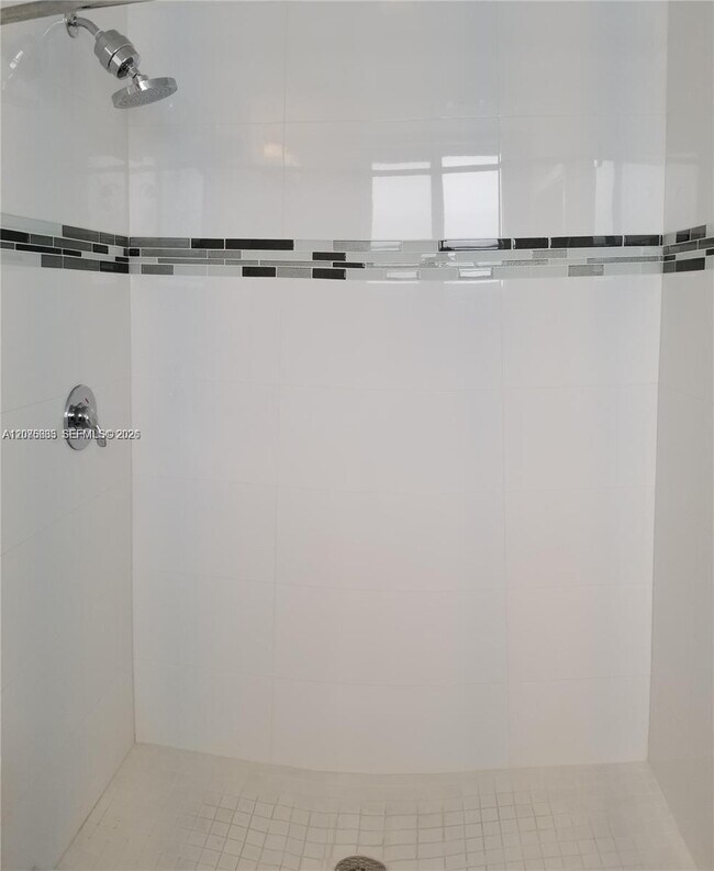 Foto del edificio - 2651 NE 212th Terrace