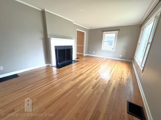 Foto del edificio - Two Story Home in Upper Arlington with att...