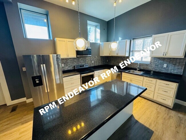 Foto del edificio - Stunning Tower Grove East 4 Bedroom 3.5 Bath Home